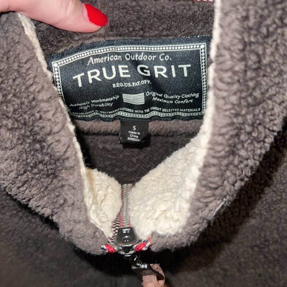 True Grit pullover - Picture 2 of 3